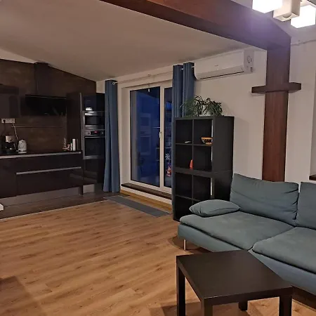 Cozy Penthouse Apartment In Old Town Bratislava Exterior photo
