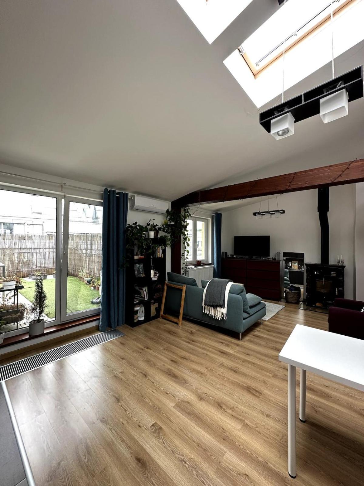Apartament Cozy Penthouse In Old Town Bratysława